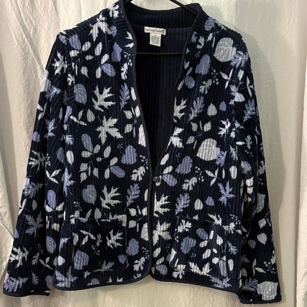 Elegant Navy and White Patterned Blazer